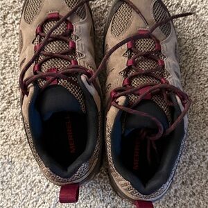 Merrell women’s Tan Hiking Shoes